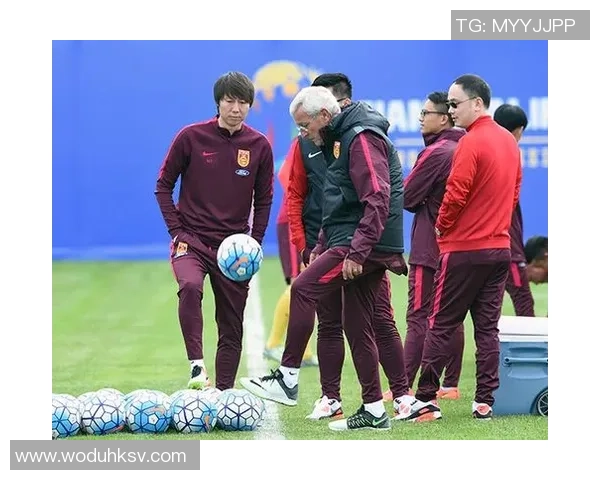 广州足球队在世界杯预选赛中的团队协作表现分析与点评